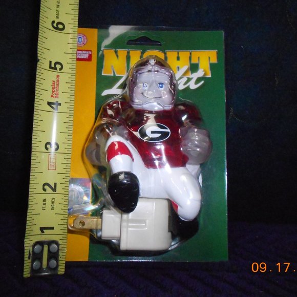 2 Georgia Bulldogs Night Lights NCAA Sports New - Picture 2 of 5